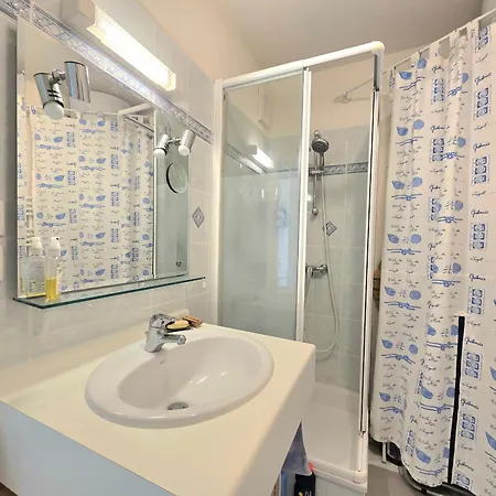 2 Pièces Face Mer, Balcon, 50m Plage, Proche Centre Et Commerces - Saint-brévin - Fr-1-364-141 Appartement *